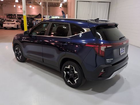 Used 2024 Kia Seltos EX FWD image 5
