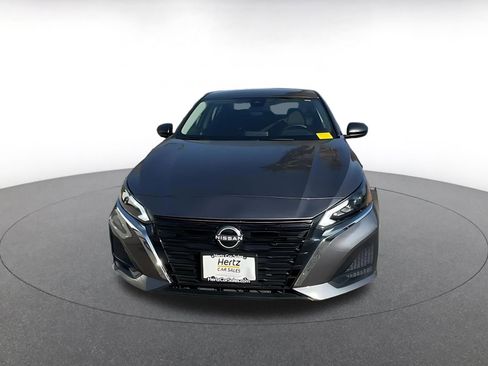 Used 2025 Nissan Altima 2.5 SV FWD image 4