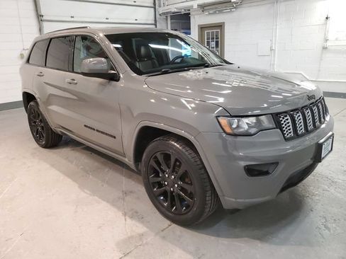 Used 2019 Jeep Grand Cherokee Altitude AWD/4WD image 8