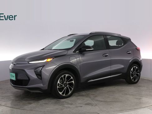 Used 2022 Chevrolet Bolt EUV Premier w/ Super Cruise Package image 18