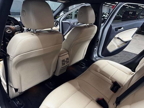 Used 2019 Mercedes-Benz GLA 250 image 42