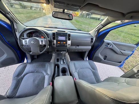 Used 2014 Nissan Frontier SL image 9