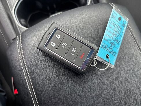 Used 2025 Jeep Grand Cherokee Laredo X w/ Luxury Tech Group I AWD/4WD image 35