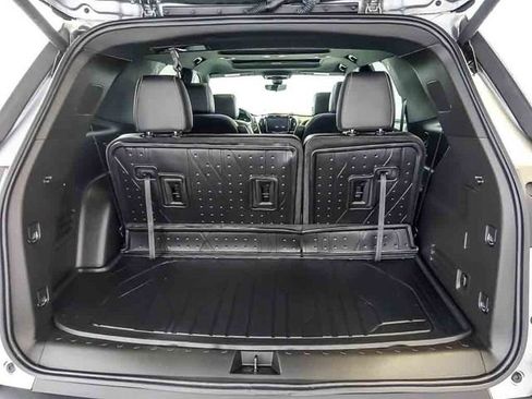 Used 2023 Chevrolet Traverse LT w/ LT Premium Package AWD/4WD image 34