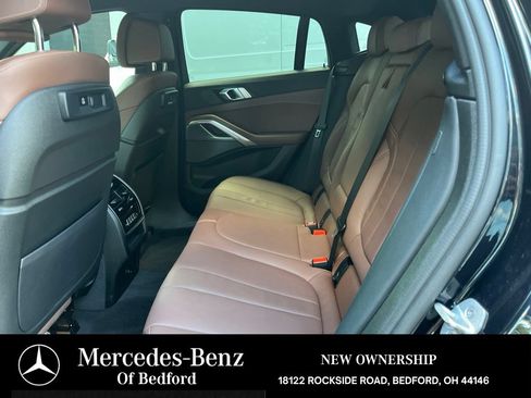 Used 2021 BMW X6 xDrive40i w/ M Sport Package AWD/4WD image 15