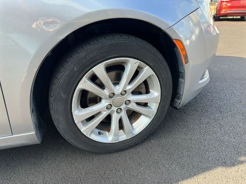 Used 2015 Chrysler 200 Limited w/ Convenience Group image 23