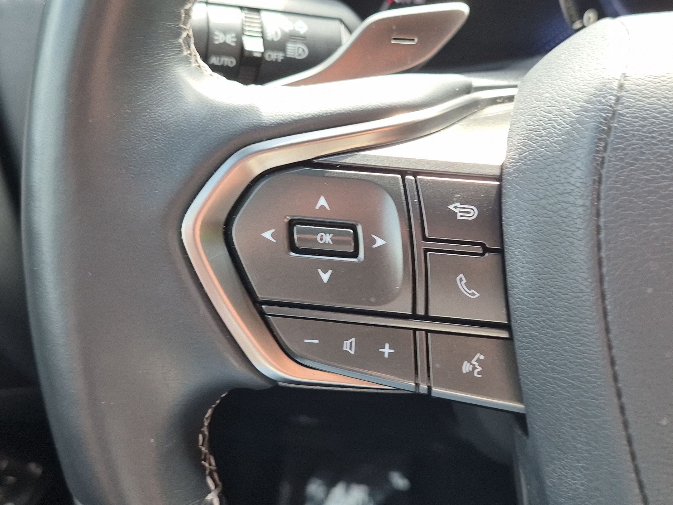Used 2024 Lexus LX 600 4WD w/ Luxury Package image 17