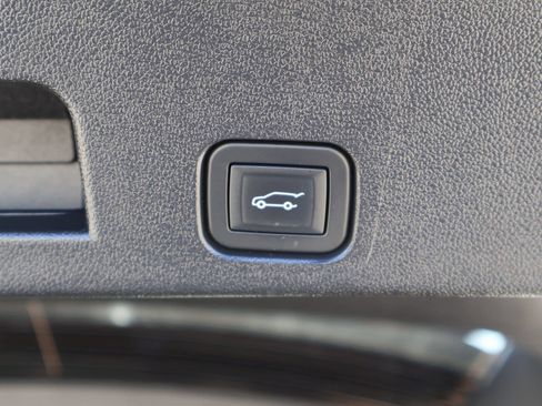 Used 2026 Chevrolet Traverse LT FWD image 11