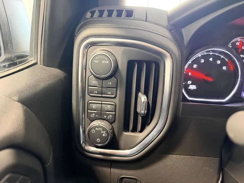 Used 2021 Chevrolet Silverado 1500 LT Trail Boss w/ LPO, Dark Essentials Package AWD/4WD image 37