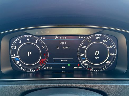 Used 2019 Volkswagen Golf R 4-Door image 26