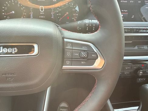 Used 2026 Jeep Compass Trailhawk AWD/4WD image 19