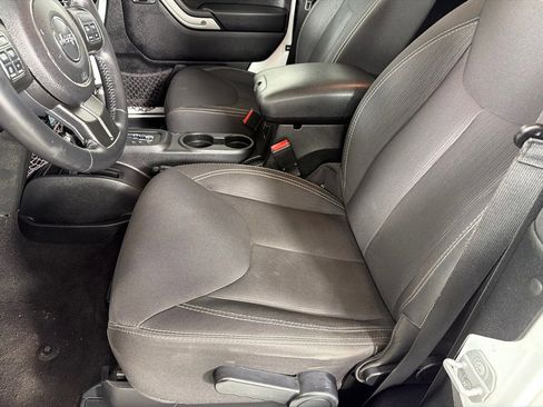 Used 2015 Jeep Wrangler Sahara w/ Connectivity Group image 12