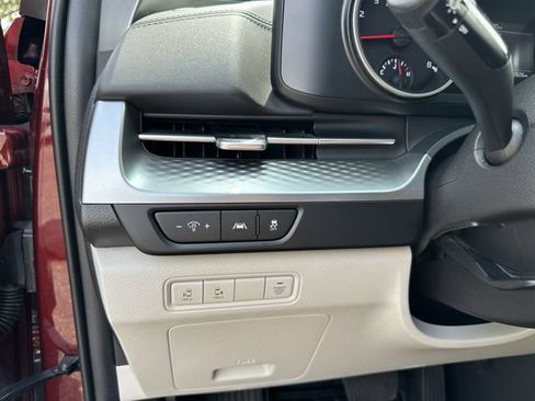 Used 2024 Kia Carnival LX FWD image 29