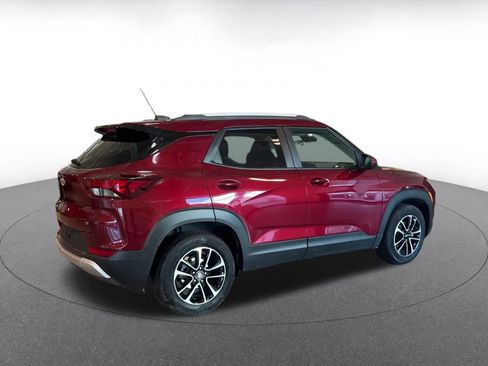 Used 2025 Chevrolet TrailBlazer LT image 14