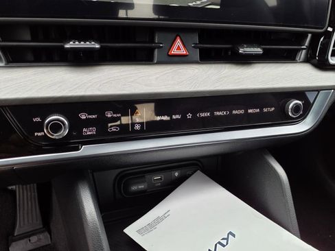 Used 2025 Kia Sportage X-Line w/ Premium Package image 25