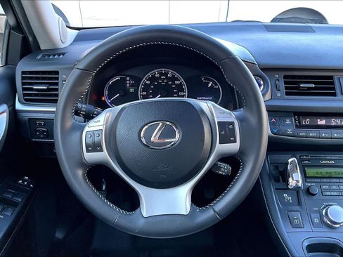 Used 2013 Lexus CT 200h w/ Premium Pkg w/Backup Camera image 6