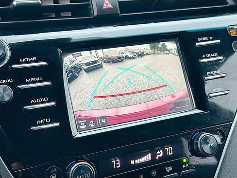 Used 2018 Toyota Camry XSE image 13