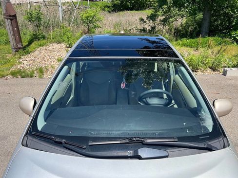 Used 2011 Toyota Prius Four w/ Solar Roof Pkg FWD image 9