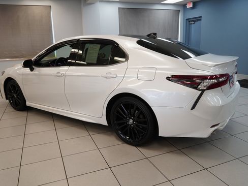 Used 2021 Toyota Camry XSE image 8