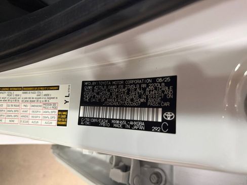 Used 2026 Toyota Prius AWD image 37