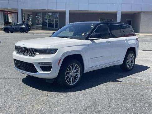 Used 2025 Jeep Grand Cherokee Summit image 3