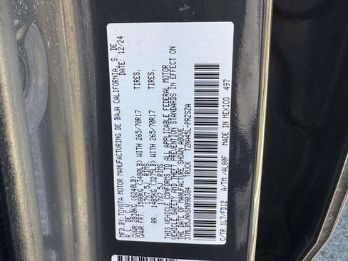 Used 2025 Toyota Tacoma TRD Off-Road image 27