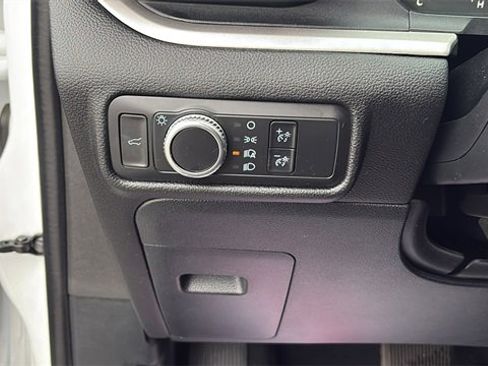 Used 2021 Ford Explorer XLT image 17