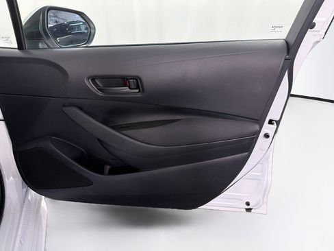 Used 2025 Toyota Corolla LE FWD image 30