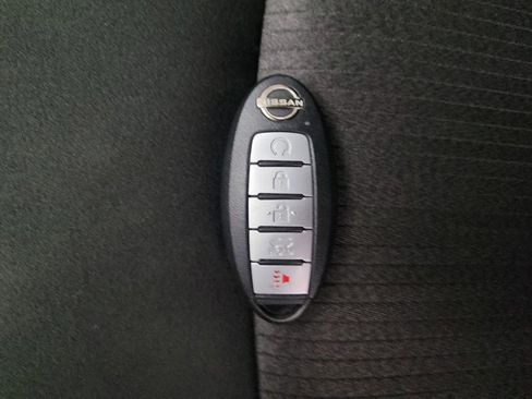 Used 2025 Nissan Altima 2.5 S FWD image 32