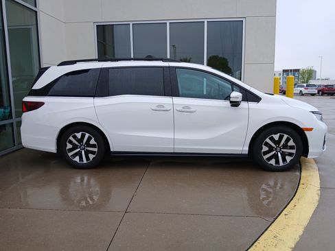 Used 2025 Honda Odyssey EX-L image 6