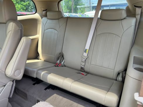 Used 2011 Buick Enclave CXL FWD image 12