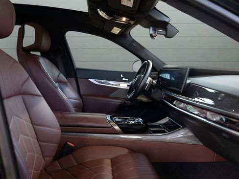 Used 2023 BMW 760i xDrive AWD/4WD image 83