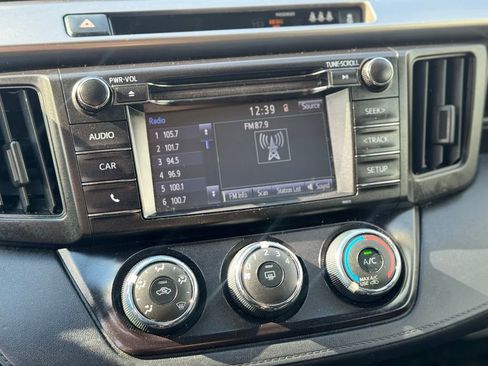 Used 2018 Toyota RAV4 LE w/ All Weather Liner Package AWD/4WD image 18