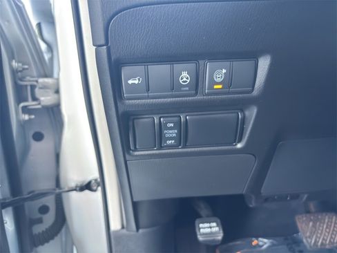 Used 2024 Nissan Armada SL w/ Captain's Chairs Package image 13