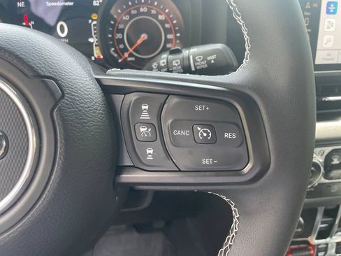 Certified 2025 Jeep Wrangler Unlimited Rubicon AWD/4WD image 31