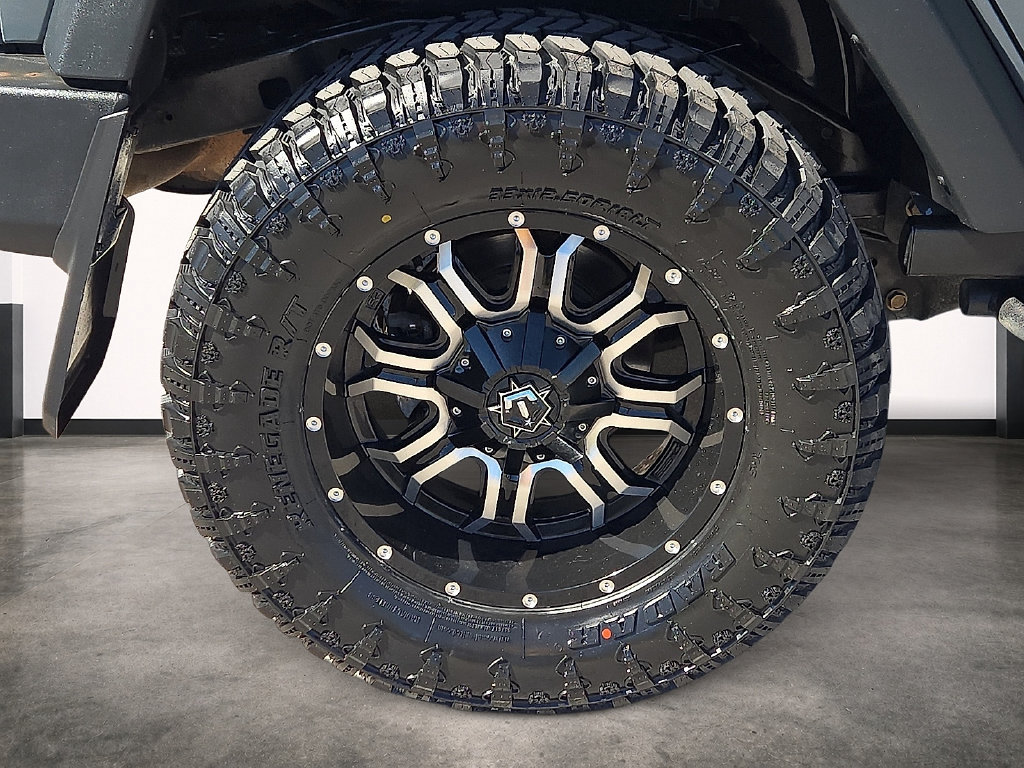 Used 2014 Jeep Wrangler Unlimited Rubicon w/ Connectivity Group AWD/4WD image 7