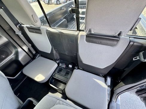 Used 2020 Toyota Tacoma SR5 image 12