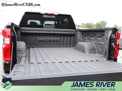 Used 2023 Chevrolet Silverado 1500 ZR2 w/ Technology Package AWD/4WD image 15