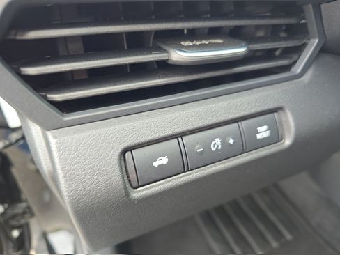 Used 2025 Nissan Altima 2.5 SV FWD image 14