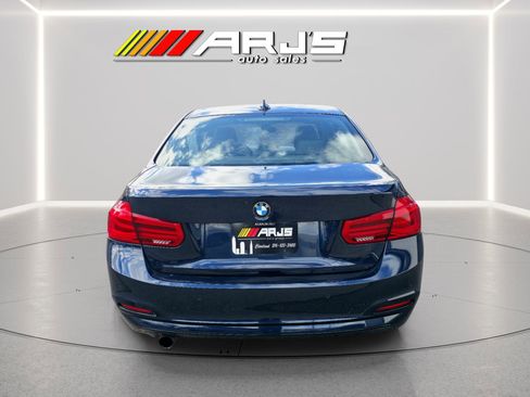 Used 2016 BMW 320i xDrive Sedan image 4