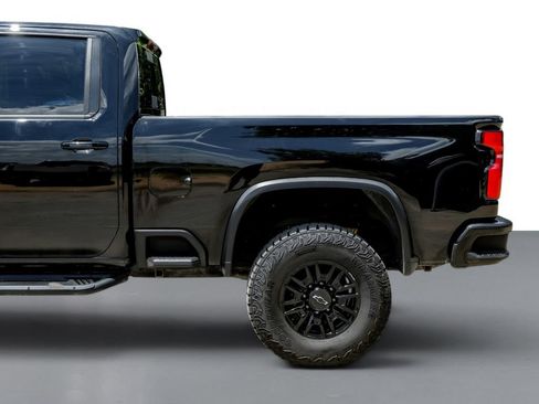 Used 2025 Chevrolet Silverado 2500 ZR2 w/ Technology Package AWD/4WD image 11