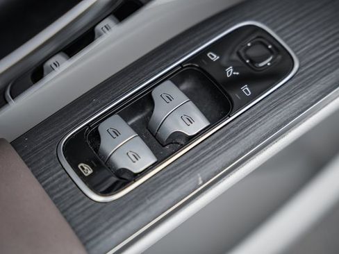 Used 2023 Mercedes-Benz EQS 580 4MATIC SUV image 35