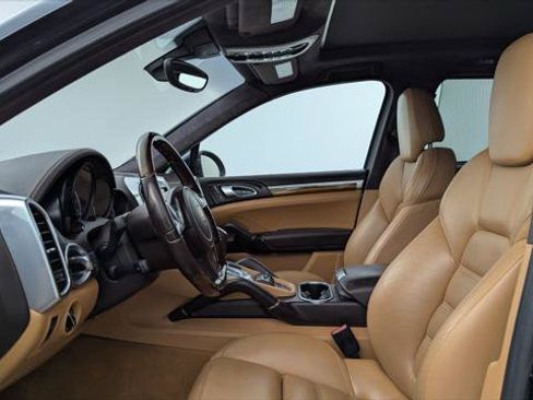 Used 2014 Porsche Cayenne Turbo AWD/4WD image 14