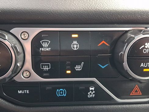 Used 2024 Jeep Wrangler Unlimited Sahara AWD/4WD image 22