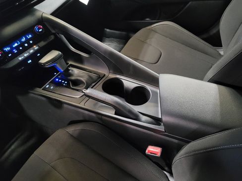 Used 2025 Hyundai Elantra Sport FWD image 26