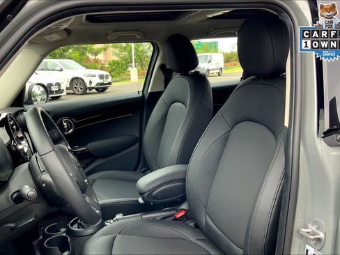 Used 2023 MINI Cooper 4-Door Hardtop image 25