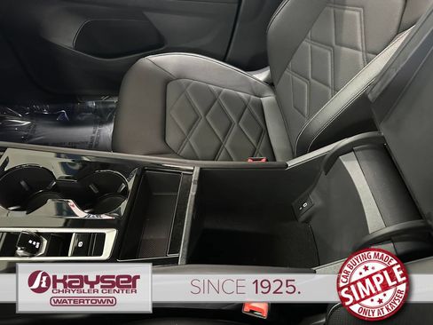Used 2025 Volkswagen Atlas SE AWD/4WD image 26