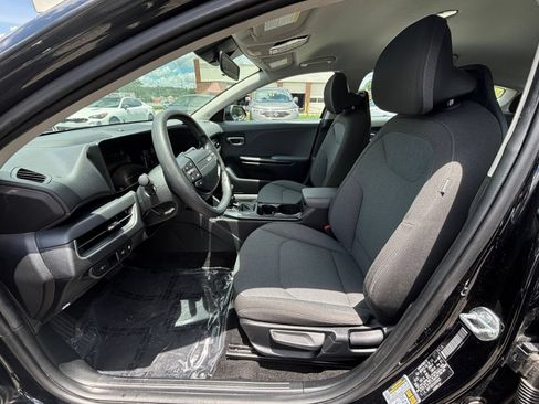 Used 2025 Kia K4 FWD image 27