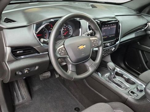 Certified 2023 Chevrolet Traverse LT FWD image 7