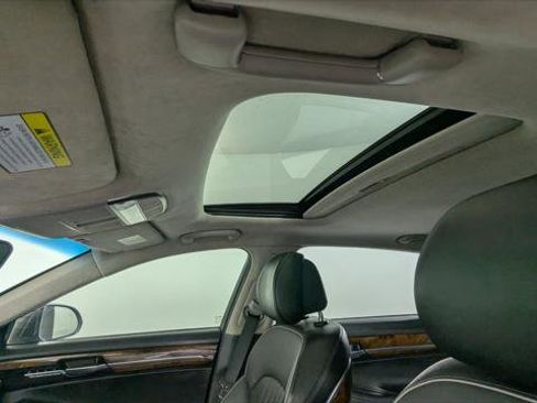 Used 2017 Genesis G90 3.3T Premium image 16